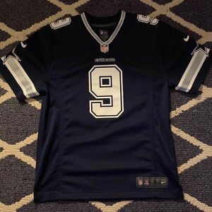 This is a Tony Romo Cowboys Jersey brand new never worn. Size Kids (L)
